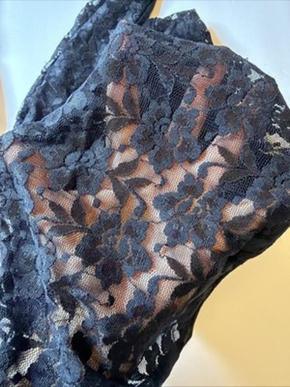 Y2K VTG Wet Seal Black Lace Leggings women’s Sz S One Side Lace + One Side Solid